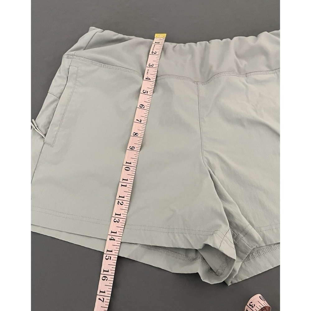 Athletic Shorts Zipper Pockets Gray Outdoor Lightweight Womens Size Large - Picture 9 of 10